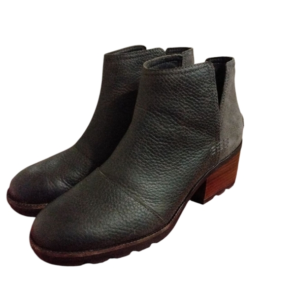 Sorel Black Ankle Booties with Textured Finish - Picture 11 of 11